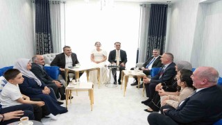Bakan Tekin nişan törenine katıldı
