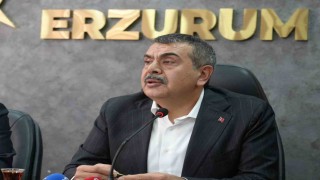 Bakan Tekinden Özgür Özele: 3-5 tane partiliyi, yol arkadaşını ikna edemeyen bir genel başkan, bütün bu süreçten Cumhurbaşkanımızı sorumlu tutmaya çalışıyor