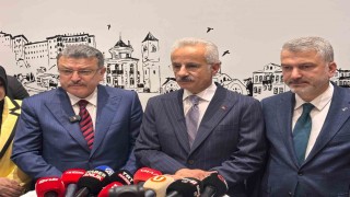Bakan Uraloğlu, memleketi Trabzonda hemşehrileri ile bayramlaştı