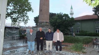 Balıkesirde yalnız minare mahallenin simgesi oldu