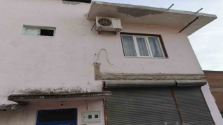 Balkonu çöken bina mühürlendi