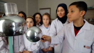 Başiskele Çocuk Üniversitesi 600 özel yetenekli öğrenciyi geleceğe hazırlıyor
