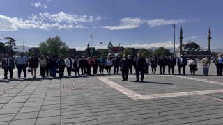 Başkan Akın: Plansız açılan fakülteler nedeniyle eczacılık alanında istihdam krizi yaşanmaktadır