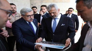 Başkan Öntürk, Reyhanlıdaki otogar projesini inceledi