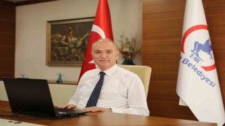 Başkan Özlü İstiklal meşalesi gençlerimizin elinde