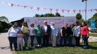 Başkan Şadi Özdemir Anneler Gününü Bizim Ev katılımcılarıyla kutladı