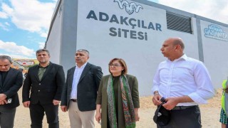 Başkan Şahin, Gazi Konut tarafından yapılan yeni Adakçılar Sitesini inceledi