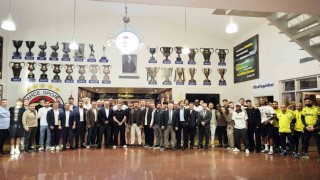 Başkan Saran ve yöneticilerden futbolculara veda yemeği