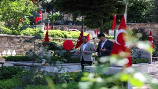Başkan Vekili Şahin Bibadan şehitlik, esnaf ve itfaiye ziyareti