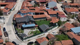 Başkan yardımcısı oğlunun üzerine şirket kurup köye villa yaptırmış