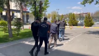 Batmanda silah operasyonu: 13 tabanca ele geçirildi