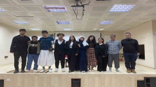 Bayburt Gençlik Merkezi tiyatro ekibinden sezon finali