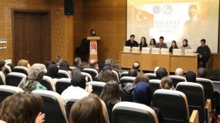 Bayburtta öğrenciler Safahatı yorumladı