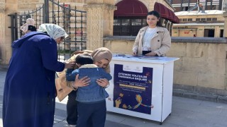 Bayburtta otizm farkındalığı için vatandaşlar bilgilendirildi