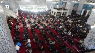 Bayram namazında ilk saf Iğdırda tutuldu