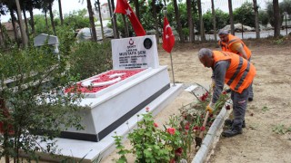 Bayram Öncesi Antalya Mezarlıklarında Bakım Çalışması