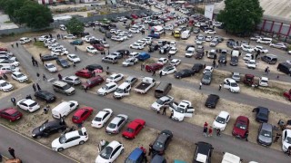 Bayram öncesi Bursa oto pazarında yoğunluk