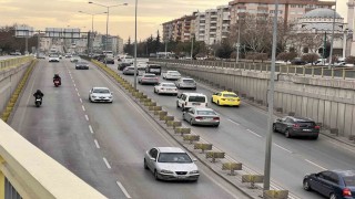 Bayram tatilinde yolda olan sürücülere hayati tavsiyeler