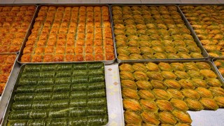Bayrama sayılı günler kala baklava ve lokum satışları arttı