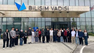 Belediyeden gençlere Bilişim Vadisi gezisi
