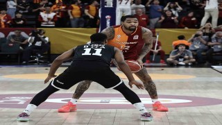 Beşiktaş ile Galatasaray yarı final için parkeye çıkacak