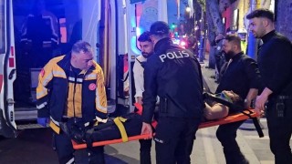 Beşiktaşta iki otomobil kafa kafaya çarpıştı: 9 yaralı