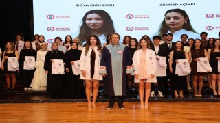 BEUNda geleceğin eczacıları beyaz önlük giydi