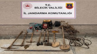Bilecikte define arayan 5 kişi suçüstü yakalandı