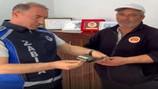 Bilecikte temizlik görevlisi bulduğu cüzdanı zabıtaya teslim etti