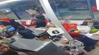 Bir bakar mısın diyerek çağırıp kafa attı: O anlar kameraya yansıdı