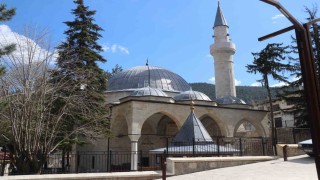Birçok badire atlatan 508 yıllık cami tarihe tanıklık etmeye devam ediyor