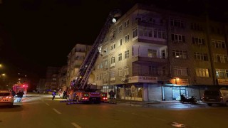 Bodrum katta çıkan yangın paniğe neden oldu