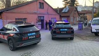 Boluda nafaka anlaşmazlığı yüzünden eşinin evine kurşun yağdıran koca yakalandı