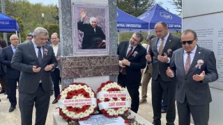 ‘Bolunun Babası İzzet Baysal mezarı başında dualarla anıldı
