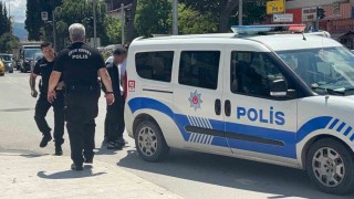 Boşanma aşamasında karısını bıçaklayacaktı, polis tam zamanında müdahale etti
