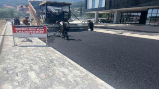 Buldanda sıcak asfalt serimi başladı