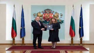 Bulgaristanda seçimlerin galibi Radeve hükümeti kurma görevi verildi