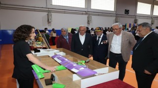 Bünyan Fen Lisesinde düzenlenen TÜBİTAK Bilim Fuarına yoğun ilgi