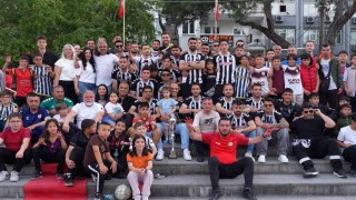Burhaniye Belediyespor, 25 maçın tamamını kazanarak şampiyon oldu