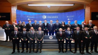 Bursa Ticaret Borsasının Gıda Ur-Ge Projesine Ticaret Bakanlığından En İyi Çıkış Yapan Ur-Ge ödülü