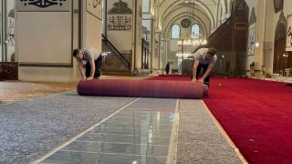 Bursa Ulucamide halı yenileme çalışmaları başladı