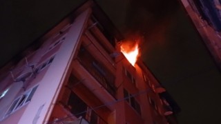 Bursada 6 katlı binada yangın paniği