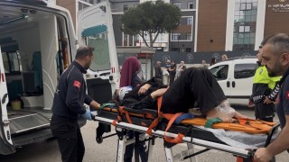 Bursada alt geçit yerine yolu kullanan yayaya otomobil çarptı