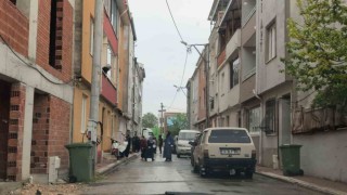 Bursada balkondan düşen kadın ağır yaralandı
