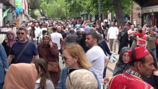Bursada bayram yoğunluğu başladı: Kasapta da şekercide de hareketlilik yaşanıyor