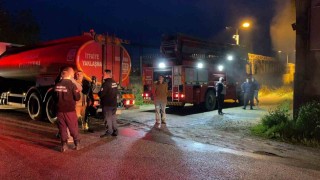 Bursada menteşe imalathanesinde yangın