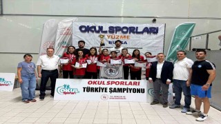 Bursada ortaokul öğrencilerinden Türkiye şampiyonluğu