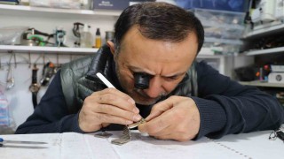 Büyük mekanizmadan kol saatlerine saatçilik mesleğinin sabır isteyen yolculuğu