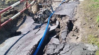 Büyükşehir, heyelan yaşanan Yeşilhisar Akköy Mahallesinde geoduvar yapımına başladı