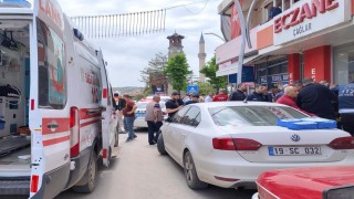 Caddede karşılaştığı husumetlisini bıçakladı
